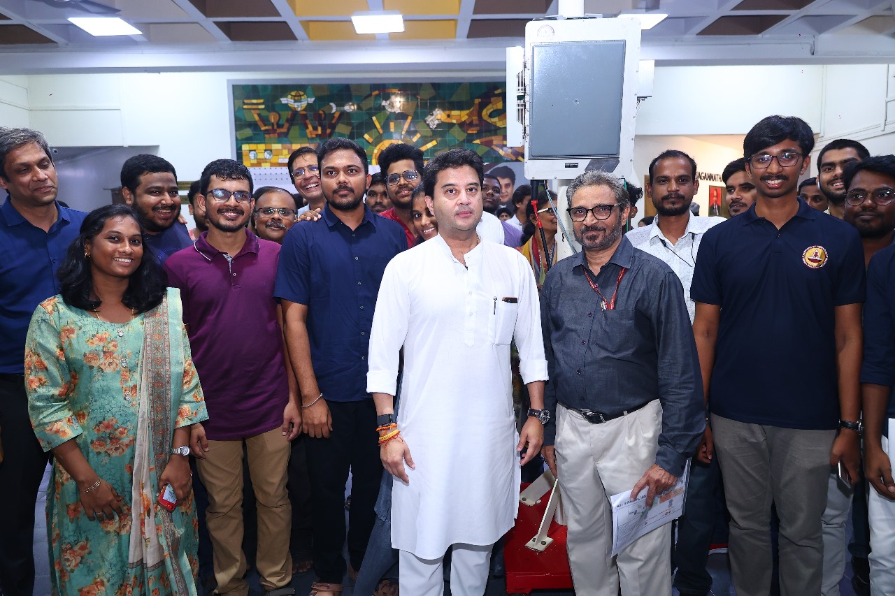 Hon'ble Minister for Communication Shri. Jyotiraditya Scindia interacting during 5G and 6G showcase